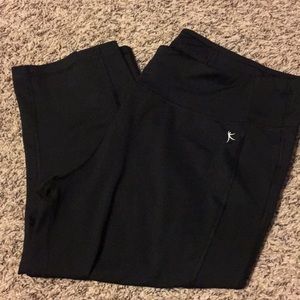 Danskin fitted Capri workout legging
